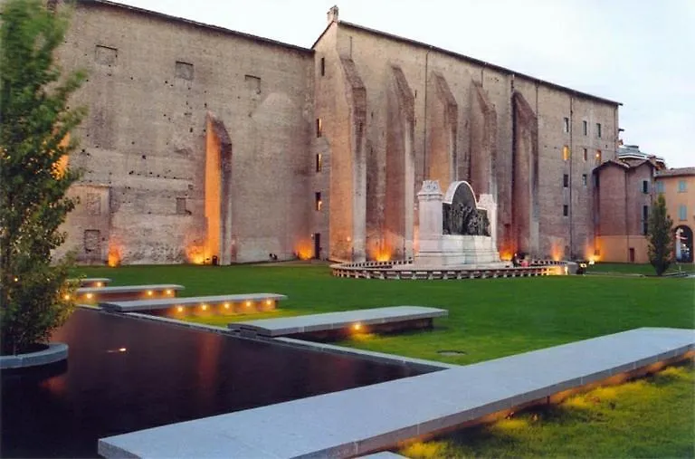 Banksy - Arte in centro città Appartamento Parma Italia